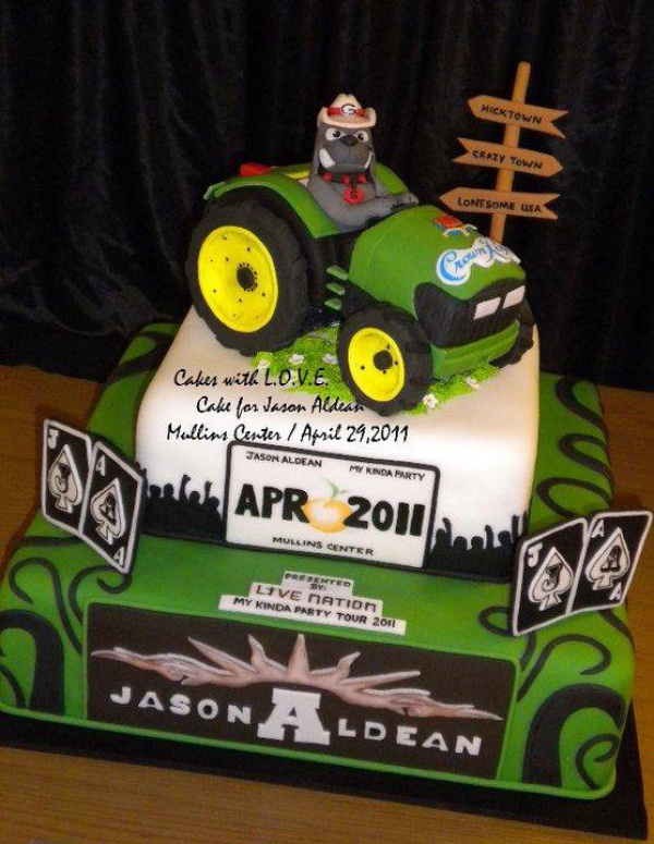Jason Aldean's big green tractor cake