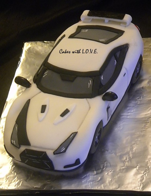 Nissan Skyline GTR Cake