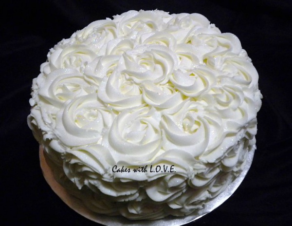 White Rosettes cake