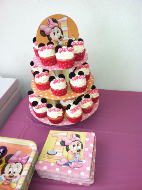 Minnie Mouse Cupcakes for 1st Birthday cake