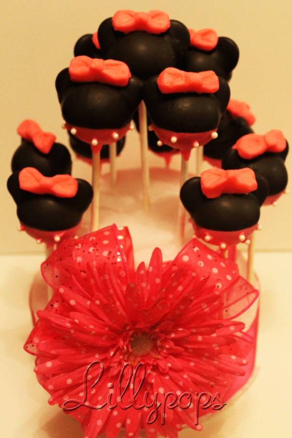 Minnie Mouse Cake Pop Cake